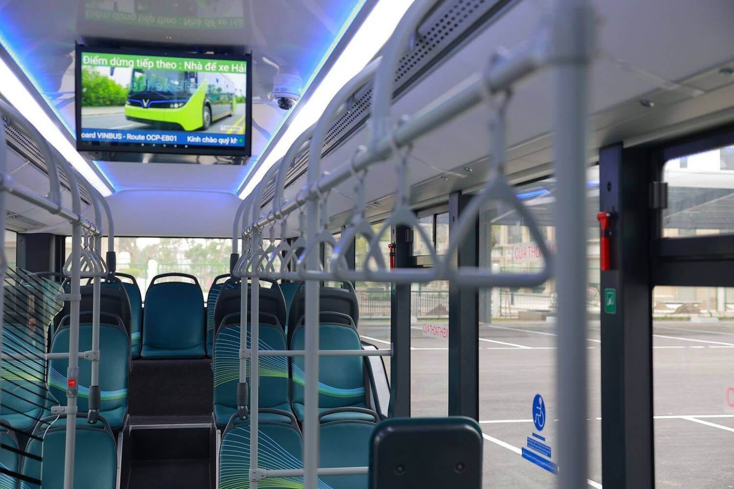 Lưu ý khi triển khai quảng cáo màn hình LCD bên trong xe buýt