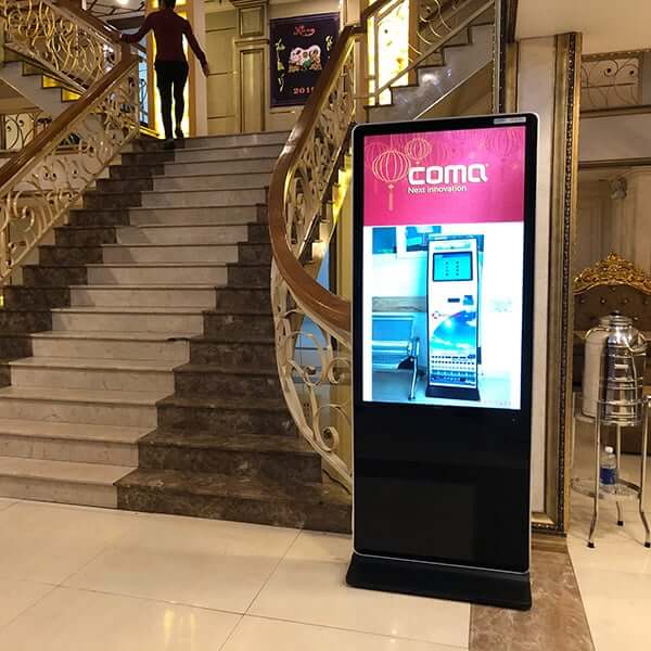 Màn hình Kiosk thiết kế dạng chân đứng
